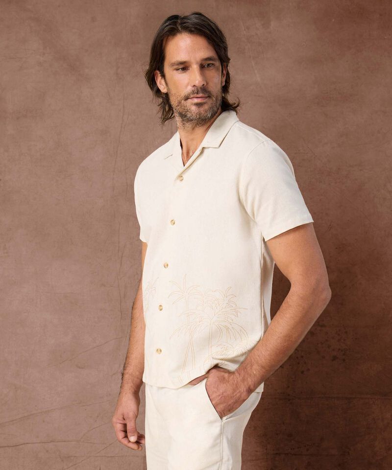 Camisa Manga Corta con Cuello Resort Para Hombre