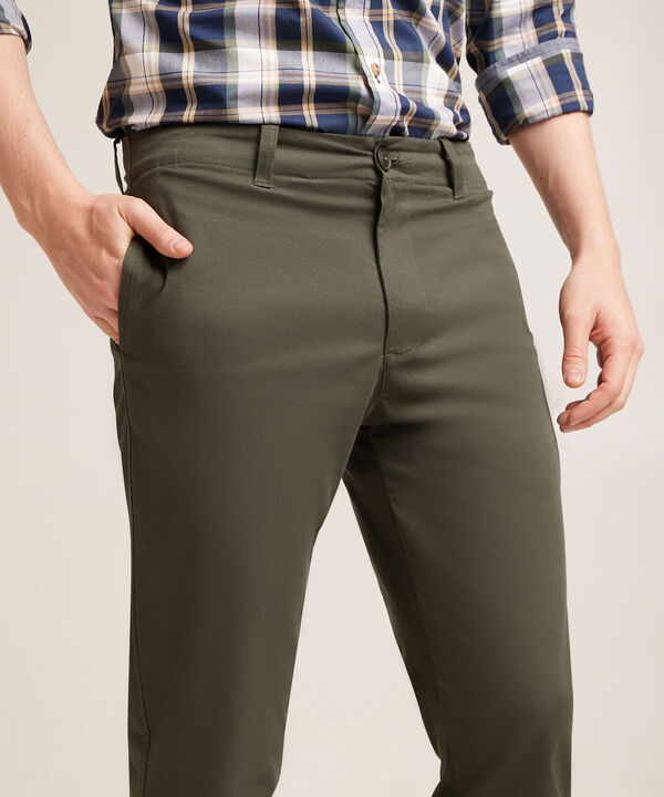 Pantal&oacute;n Chino B&aacute;sicos Moda