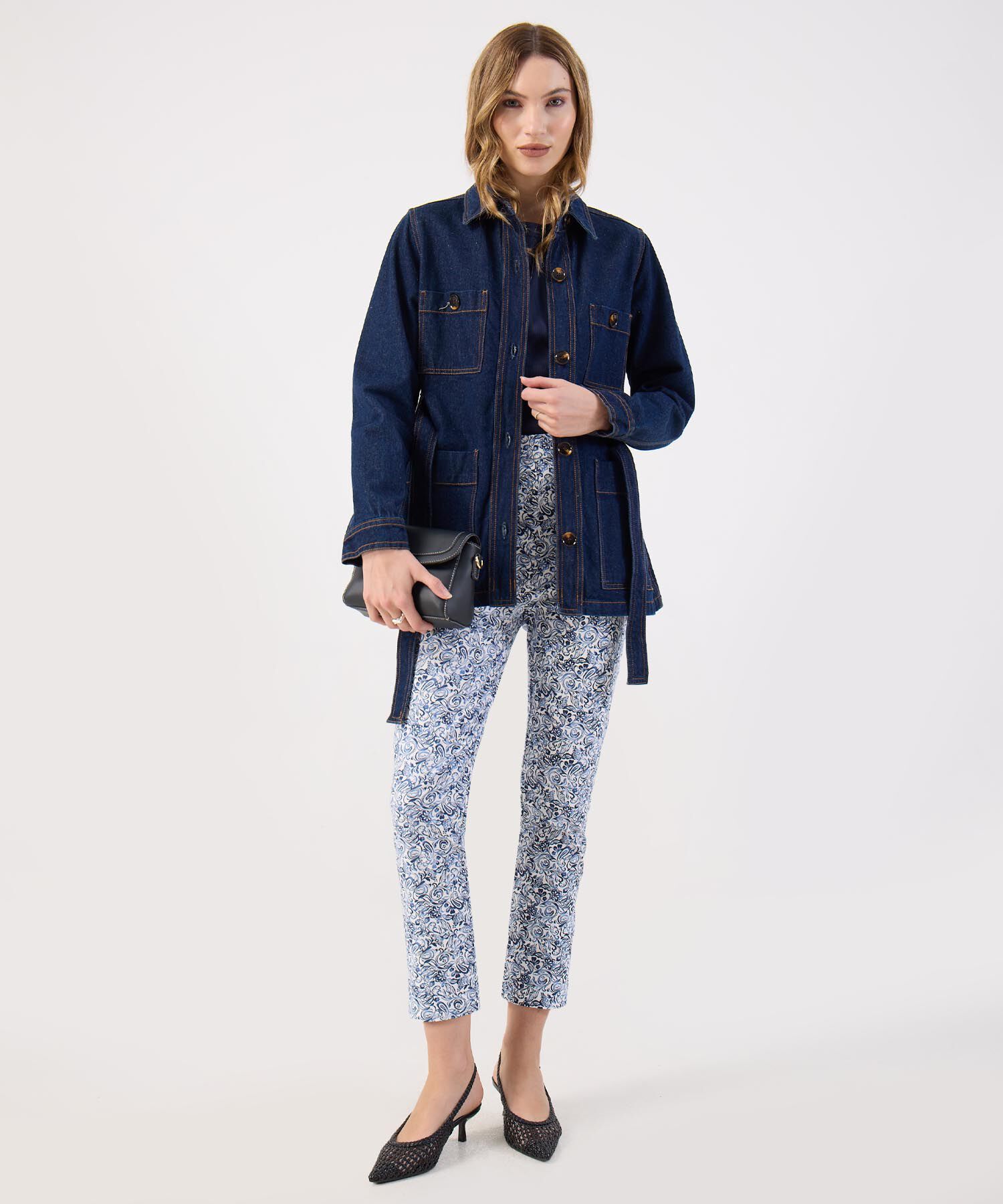 Pantal&oacute;n Slim Fit Estampado Floral Tobillero