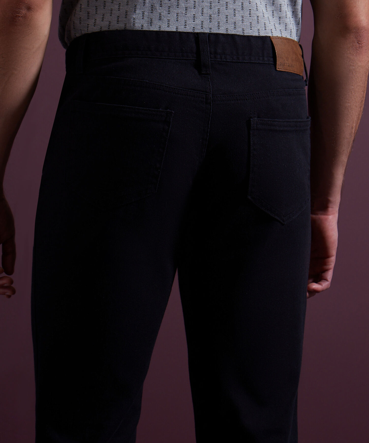 Pantal&oacute;n 5 Bolsillos Unicolor Esencial