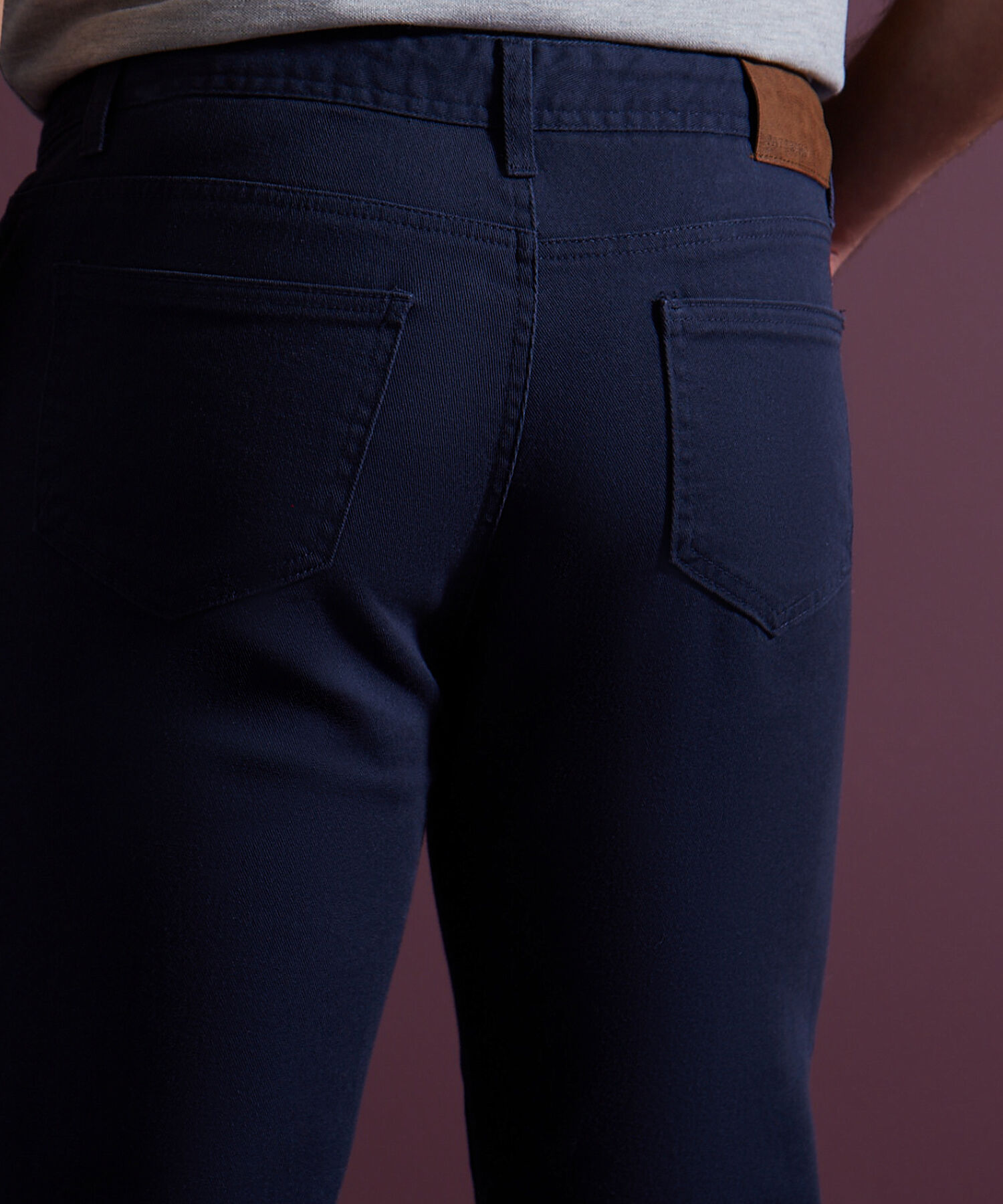 Pantal&oacute;n 5 Bolsillos Unicolor Esencial